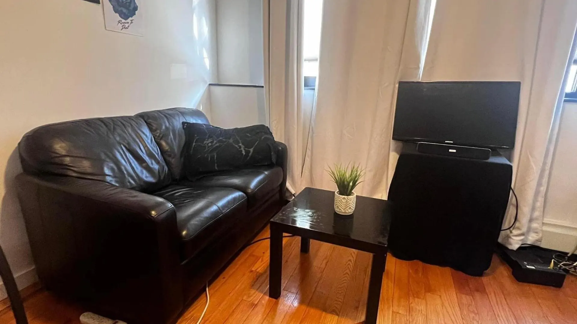 Williamburg Beautiful Ground Floor Apartment New York