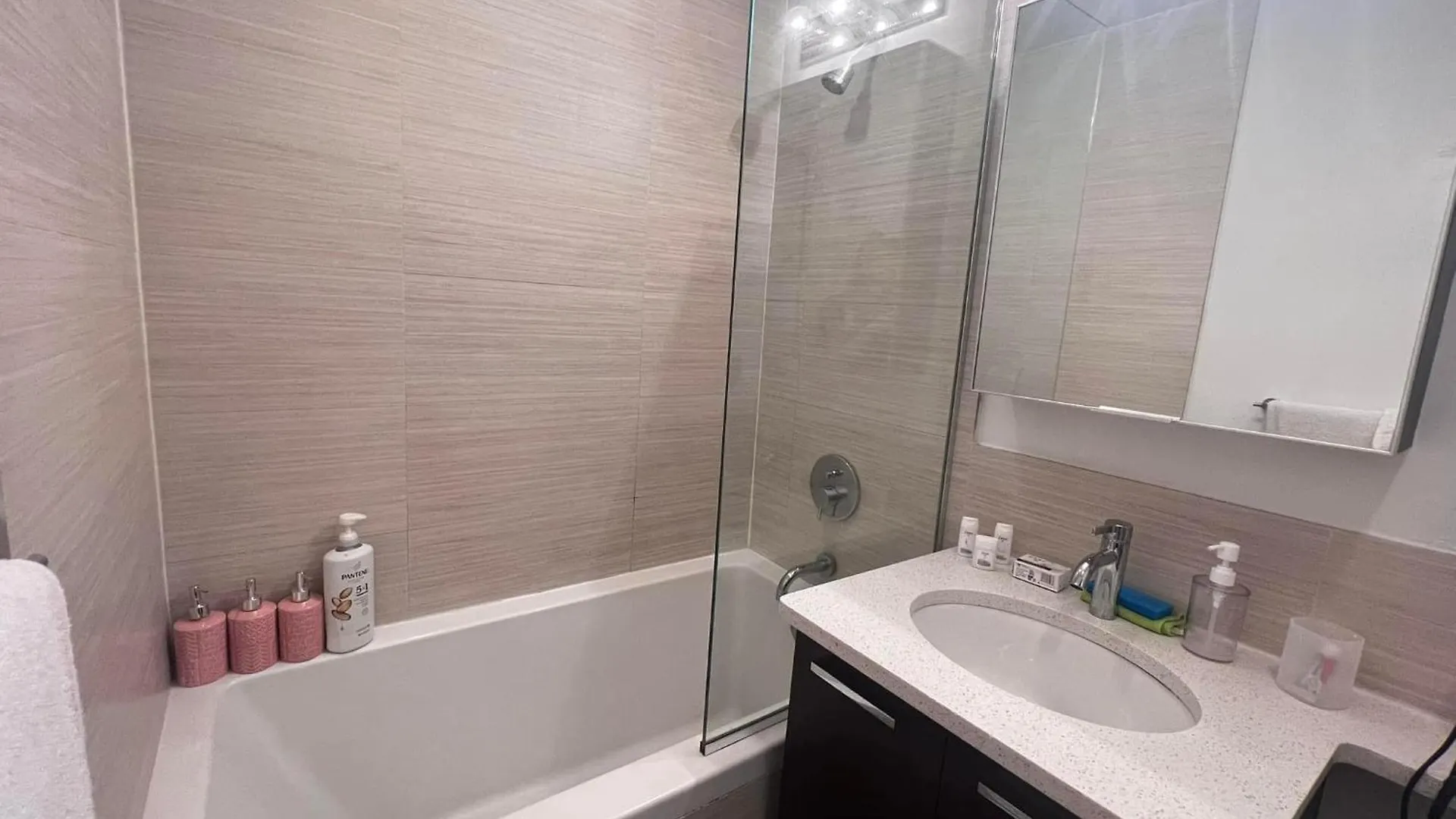 Williamburg Beautiful Ground Floor Apartment New York